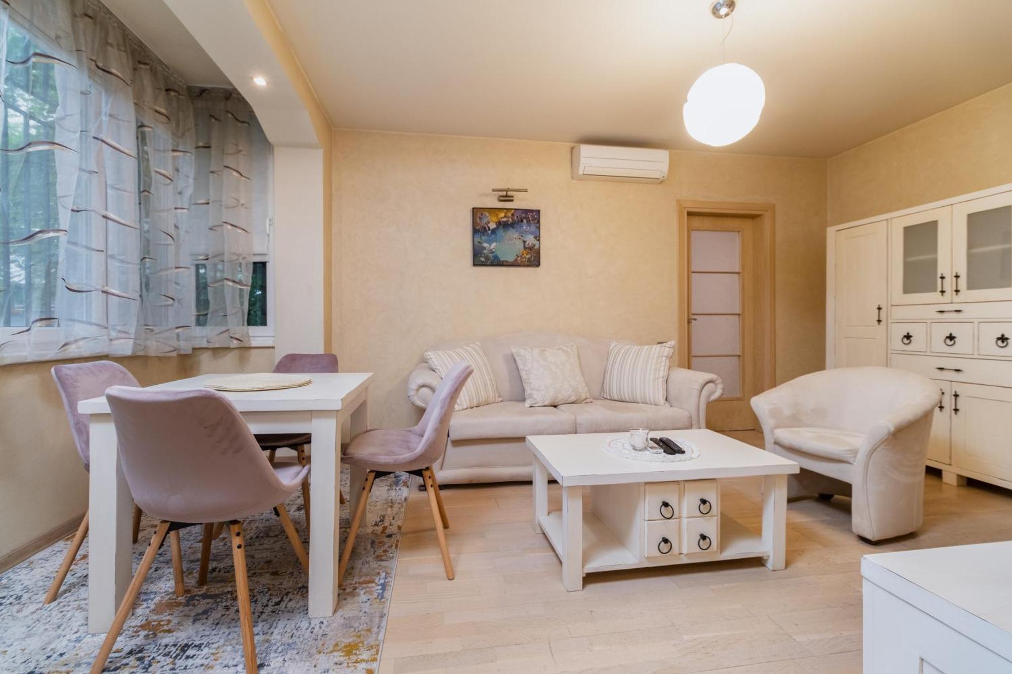 Elegant 1-Bedroom Apartment Plovdiv Bagian luar foto